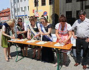 Spargelschäl-Wettbewerb (©Foto: Martin Schmitz)